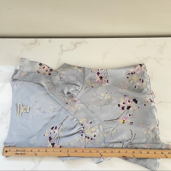 Banana Republic Blue Silk Ruffle Floral V-Neckline Sleeveless Blouse Woman’s S - Picture 7 of 7